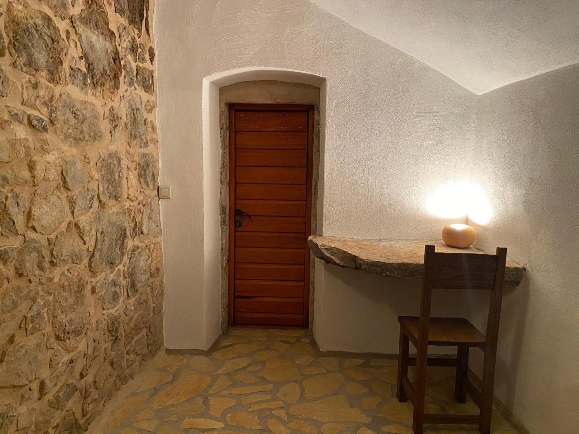 Holiday House With A Swimming Pool Vrbanj, Hvar - 11040 Room photo